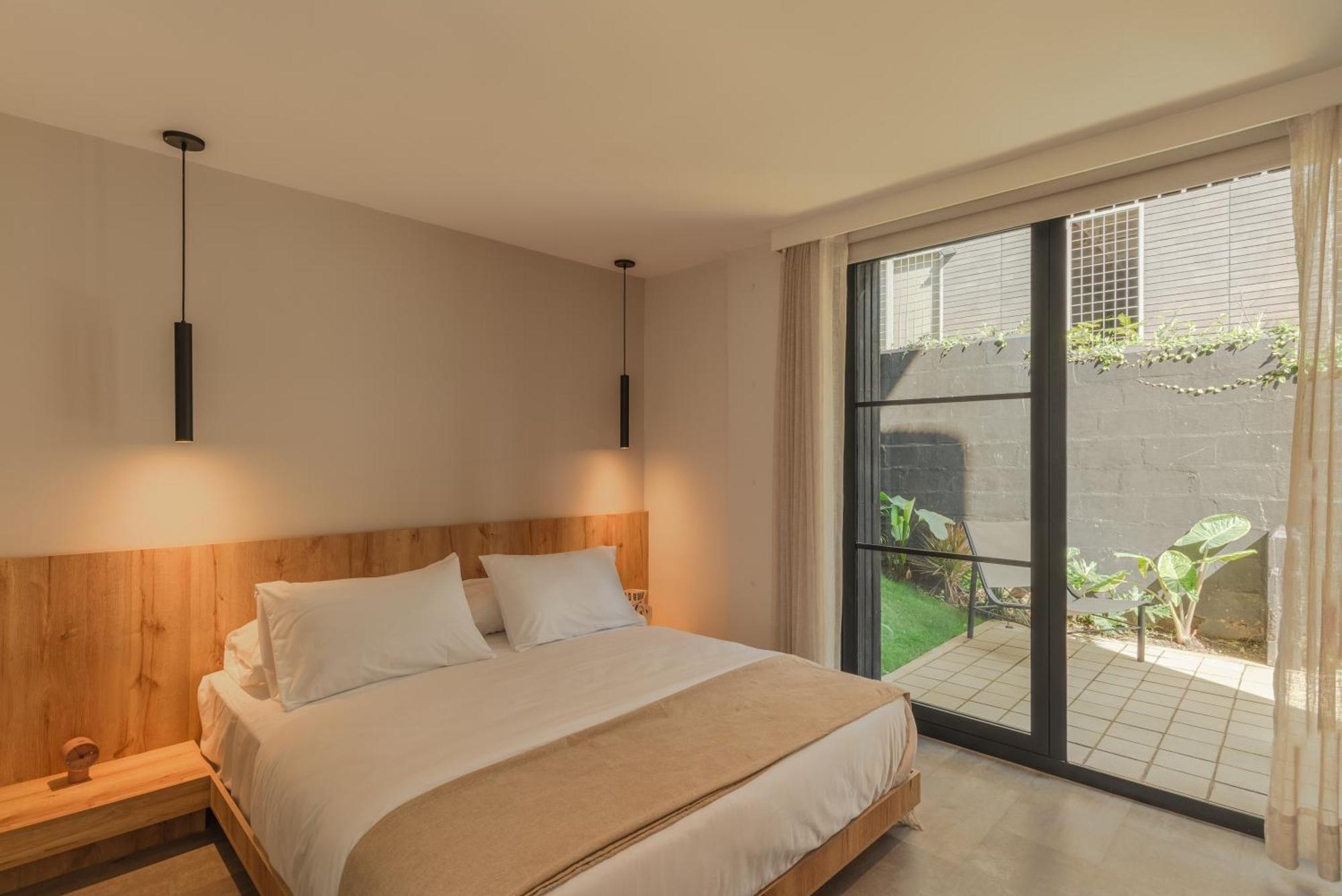 Apartment Patito Feo - Poblado Medellín Eksteriør bilde